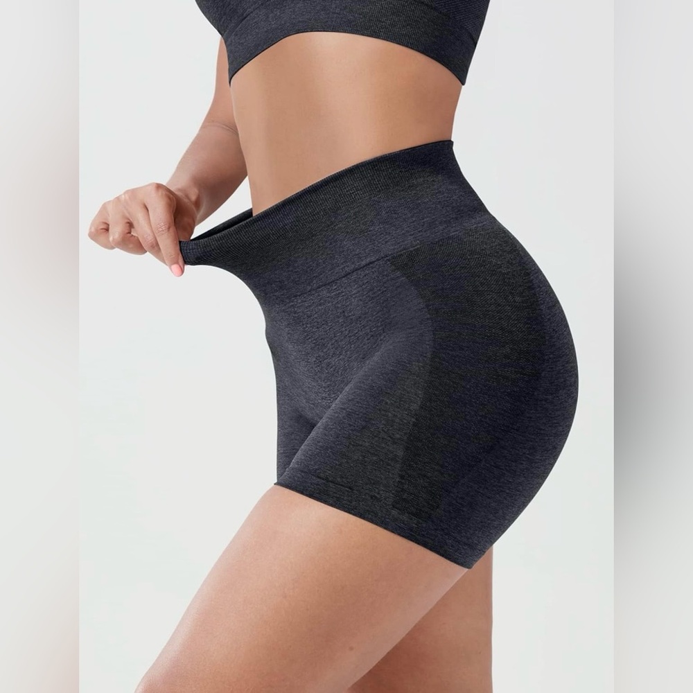 NWT CELER Workout Shorts Seamless Scrunch Butt High Waisted Booty Shorts - Picture 2 of 3